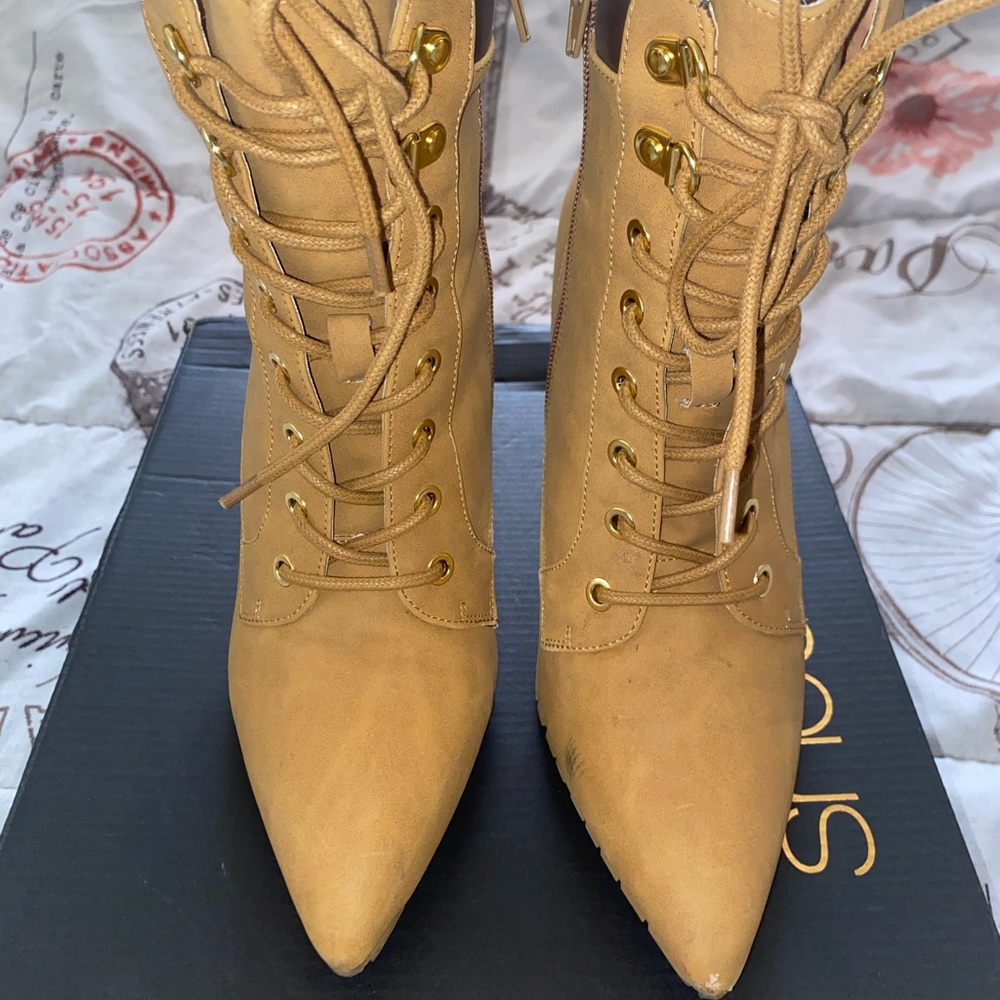 Shoe dazzle heeled boots